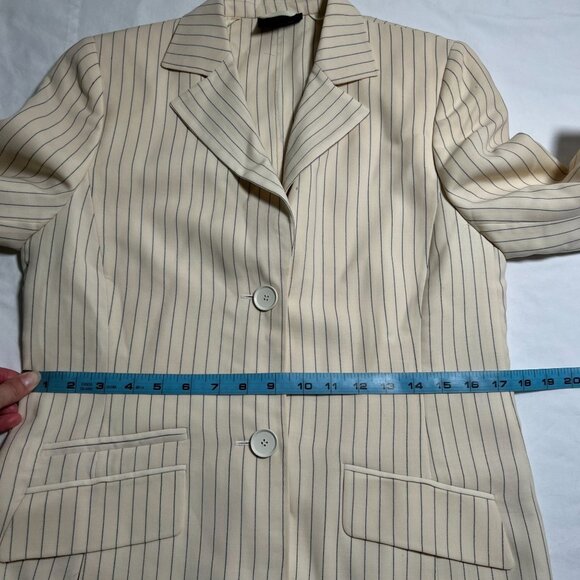 Akris Wool Blend Pinstripe 2-Button Blazer Ivory Cream Black Classic Size 10 - Picture 9 of 16